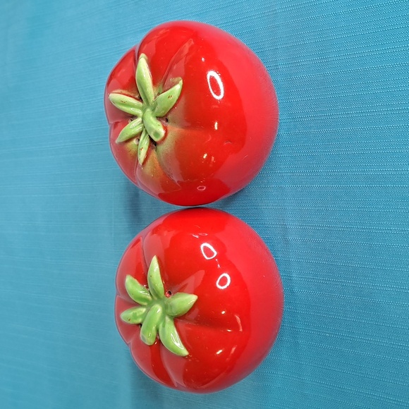 Vintage Large ceramic tomatoes 🍅 salt and pepper set - Picture 6 of 6
